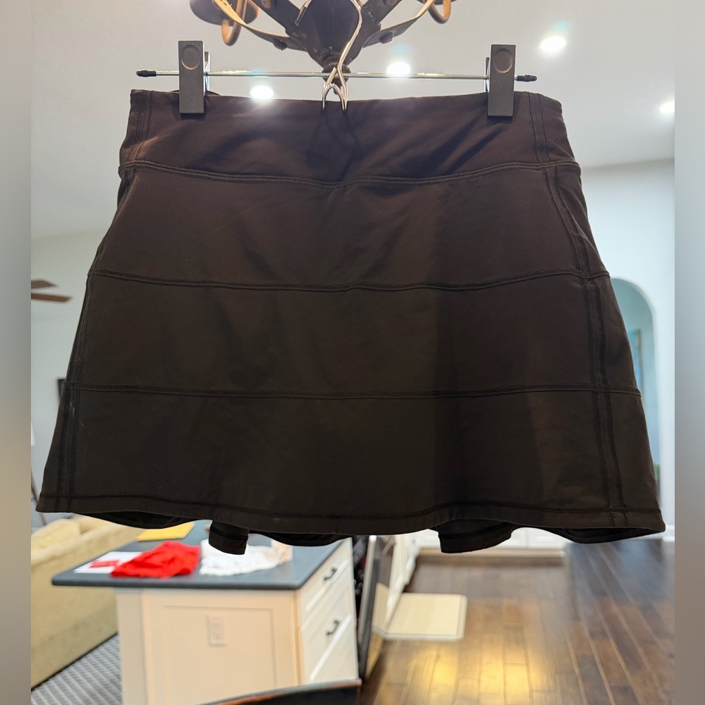 Lululemon Ladies Pace Rival Skirt. Long. Size 6.